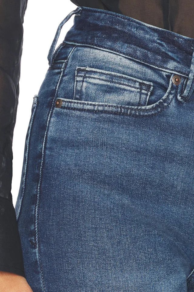 Good American Always Fits Good Legs Straight Jeans in Indigo446, photo 11 of 11 from REVOLVE (Canada)