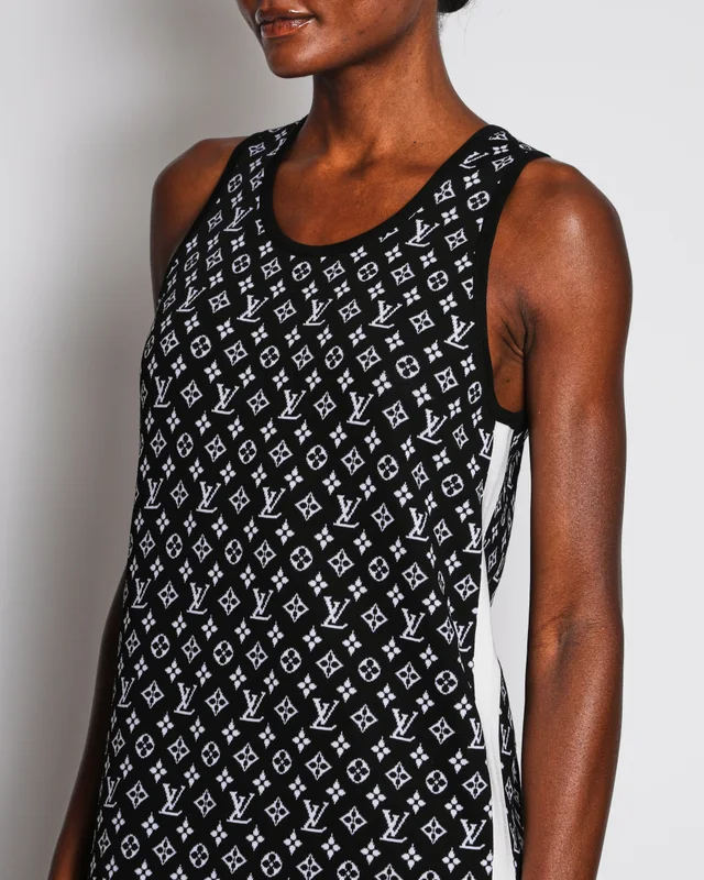 Louis Vuitton SS/22 Black Sleeveless Monogram Maxi Dress with Fuchsia Stripe Detail Size FR 38 (UK 10) in Black Silk from Sellier, photo 2 of 2
