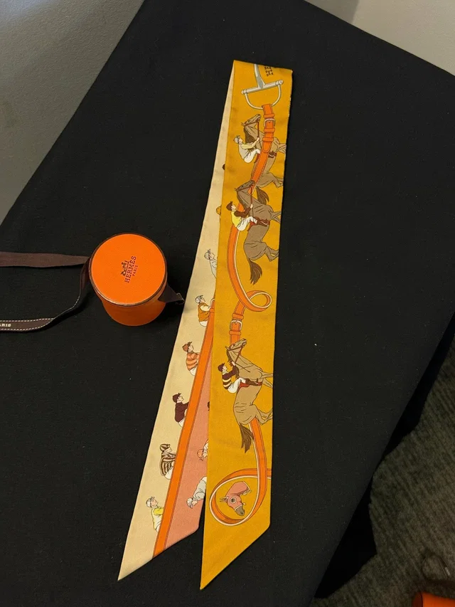 Hermès Twilly - Orange Horse Racing Print in Orange Silk from Luxury Promise