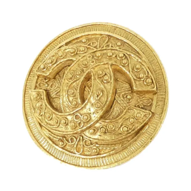 CHANEL brooch in GOLD 横x縦: 4.7cmx4.7cm from KOMEHYO