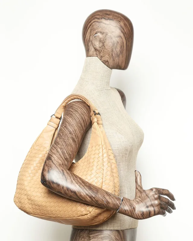 Bottega Veneta Intrecciato Campana Bag in Woven leather from A Retro Tale, photo 10 of 10