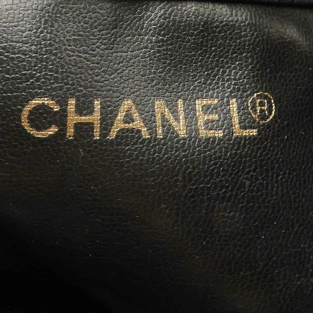 Chanel CC Drawstring Bucket Bag in Leather from A Retro Tale, photo 6 of 8