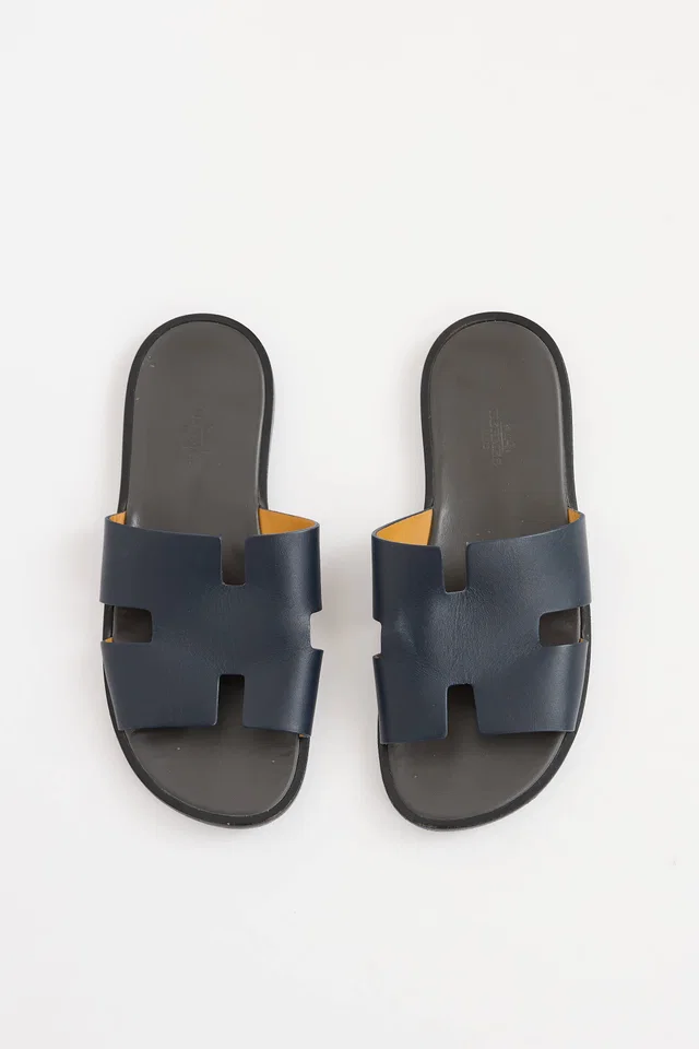 Hermès Izmir H Sandal in Leather from VSP Consignment