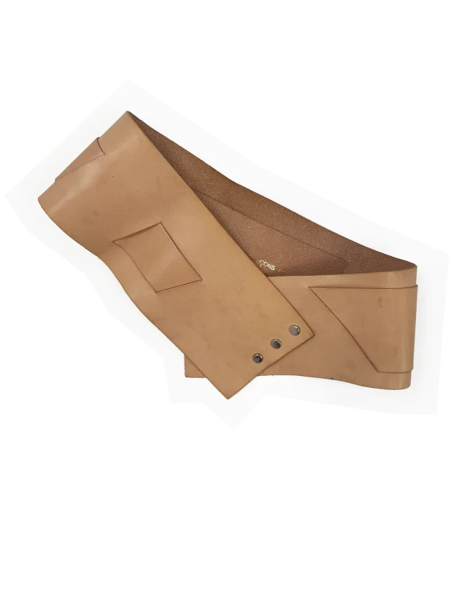 Comme des Garçons 80s leather belt in Leather from James Veloria