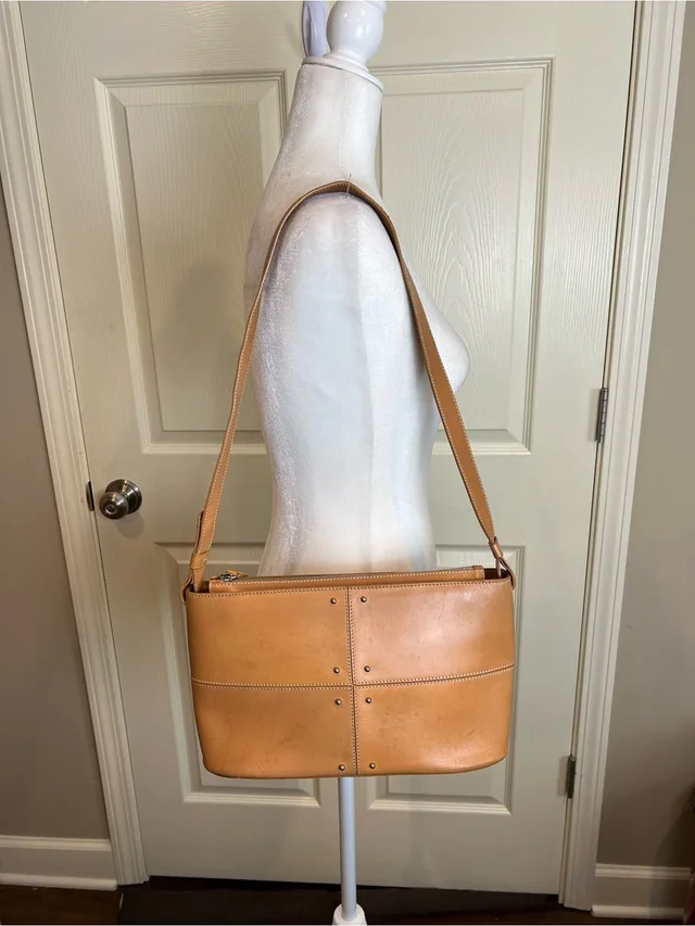 Tods Holly Classic Camel Tan Leather Shoulder Bag in brown|neutral Leather from Poshmark, photo 1 of 1