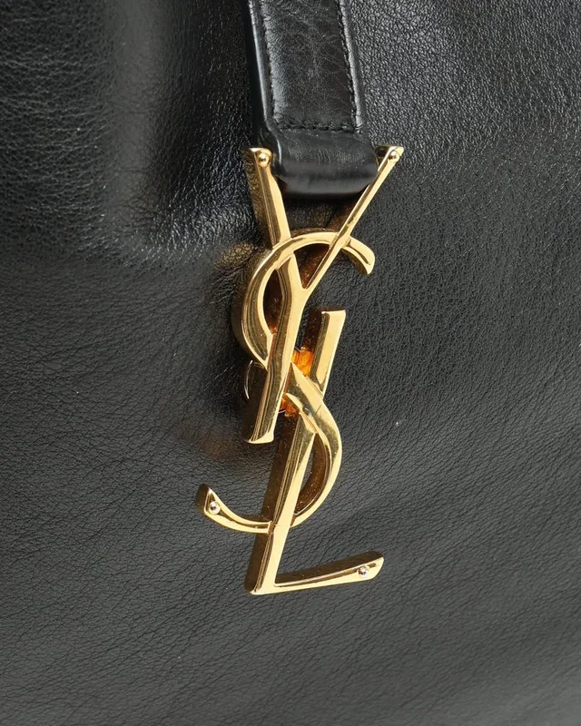 Saint Laurent Flat Hobo Bag in Leather from A Retro Tale, photo 6 of 10