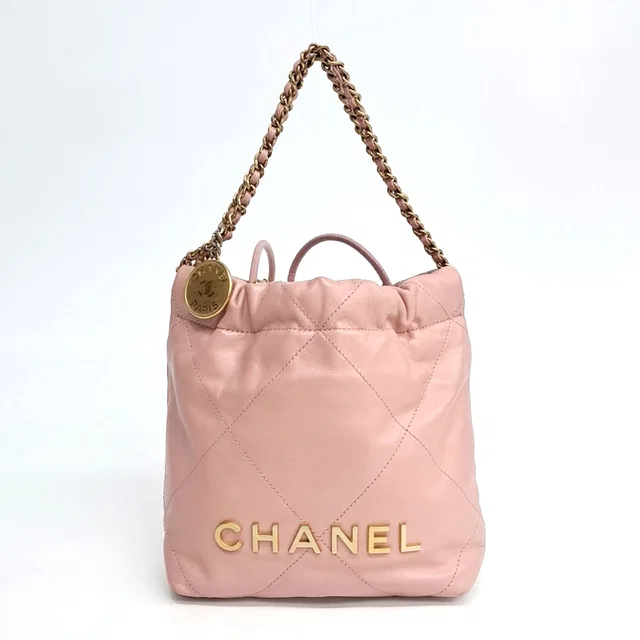 Chanel 22 Bag 17 from GUGUS