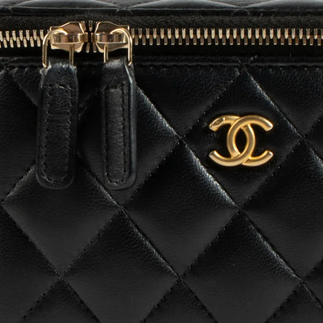 Chanel Black Pearl Crush Long Vanity With Chain Bag in Black from Labellov, photo 7 of 8