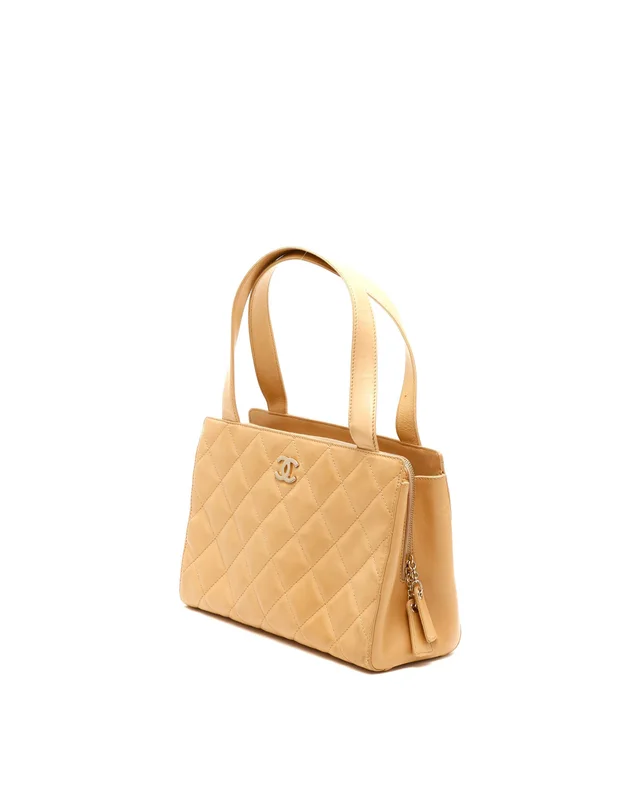 Chanel CC Tote Bag in Leather from A Retro Tale, photo 2 of 10
