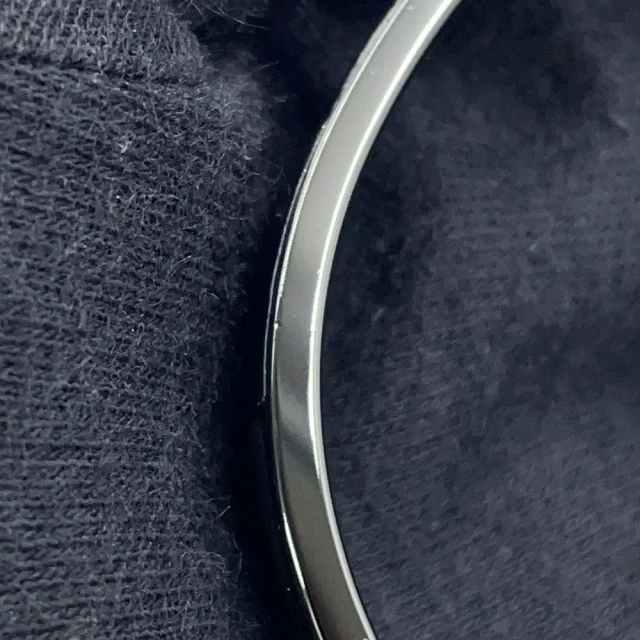 Hermès ClicHH Bangle Size PM Black/Noir・Matt Metal in Black from GALLERY RARE, photo 7 of 8