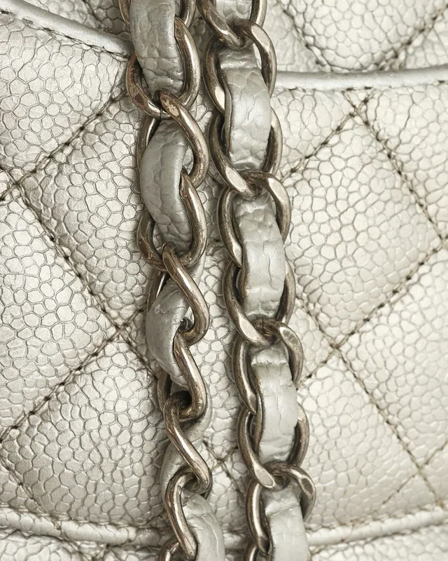 Chanel Classic Square Single Flap Bag in Leather from A Retro Tale, photo 7 of 10