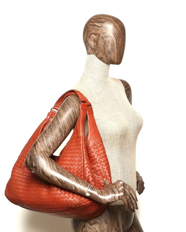 Bottega Veneta Intrecciato Campana Bag in Woven leather from A Retro Tale, photo 8 of 8