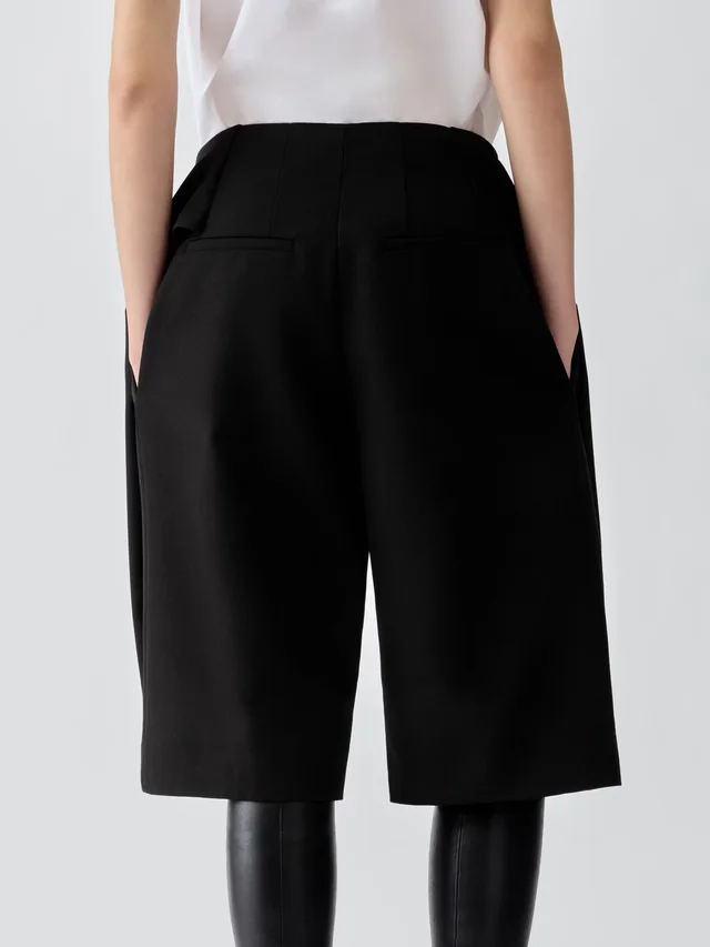 Jacquemus Le Short Cubisto Bermuda Shorts, photo 4 of 6 from SENSER