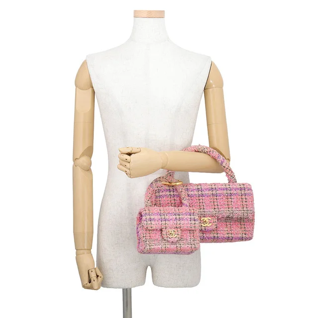 Chanel Matelasse parent and child Bag Pink Tweed in Pink Tweed from GALLERY RARE, photo 2 of 2