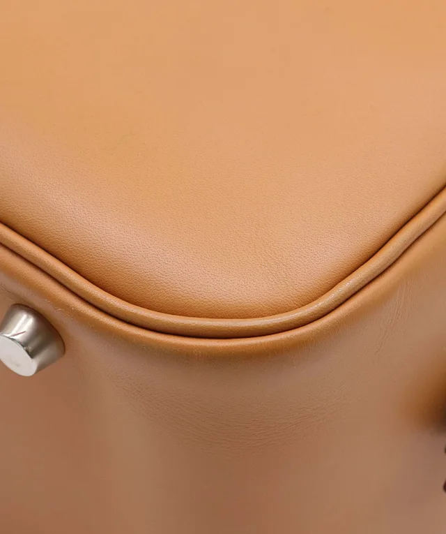 Hermès Plume 28 Naturel Veau Chamonix Hand Bag 2004 Square H Palladium Hardware in Calfskin from Luxury Promise, photo 8 of 14