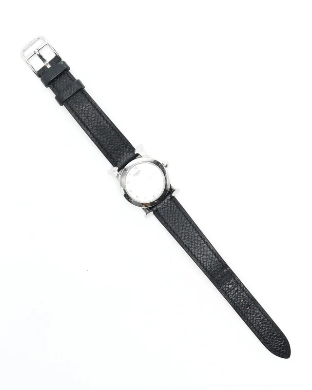 Hermès Heure H Ronde 25mm Ref HR1.210 Watch in Caviar leather from A Retro Tale, photo 4 of 8