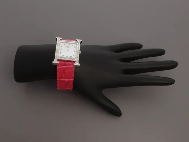 Hermès Medium Stainless Steel Diamond H Heure Watch 30mm in Crocodile from Ann's Fabulous Finds, photo 5 of 5