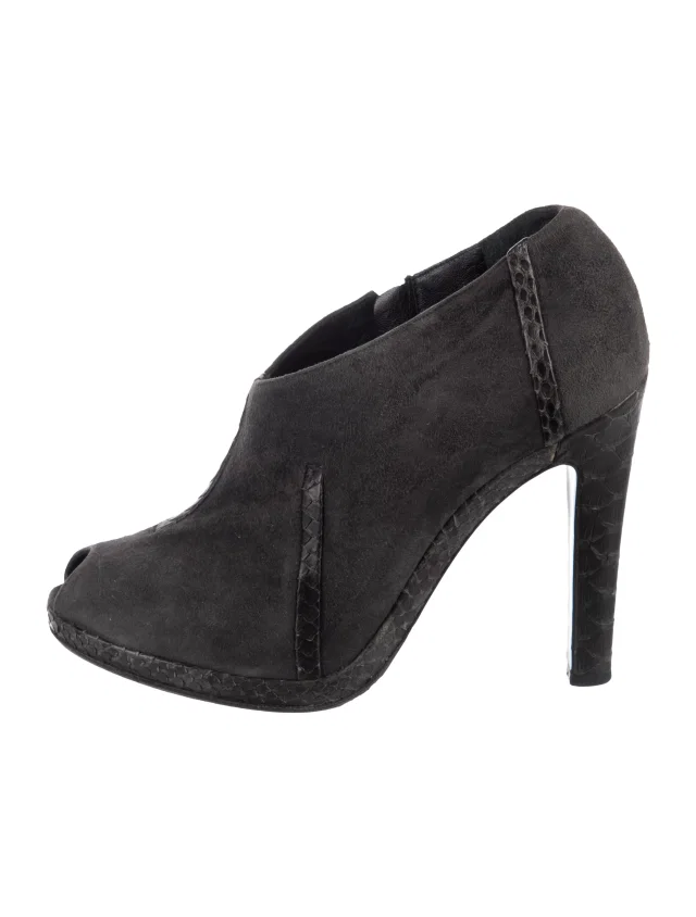 Jil Sander Suede Pumps in black Suede from The RealReal