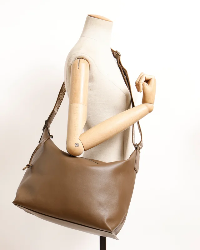 Loewe Cubi Messenger Bag in Canvas from A Retro Tale, photo 7 of 7