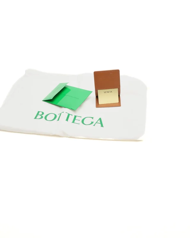 Bottega Veneta Intrecciato Medium Andiamo Bag in Woven leather from A Retro Tale, photo 10 of 11