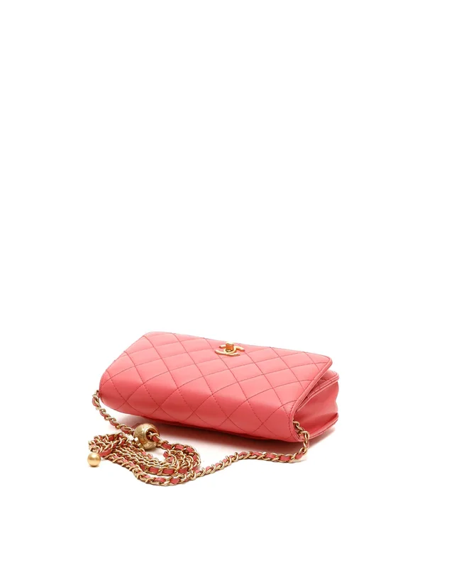 Chanel Classic Wallet On Chain Bag in Leather from A Retro Tale, photo 4 of 9