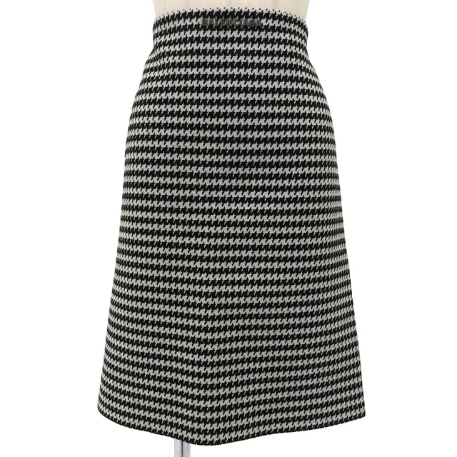 Balenciaga Wool Tight Skirt in Wool from LuxUness