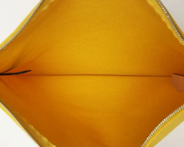 Hermès Toile Bora Pouch in Canvas from A Retro Tale, photo 4 of 4