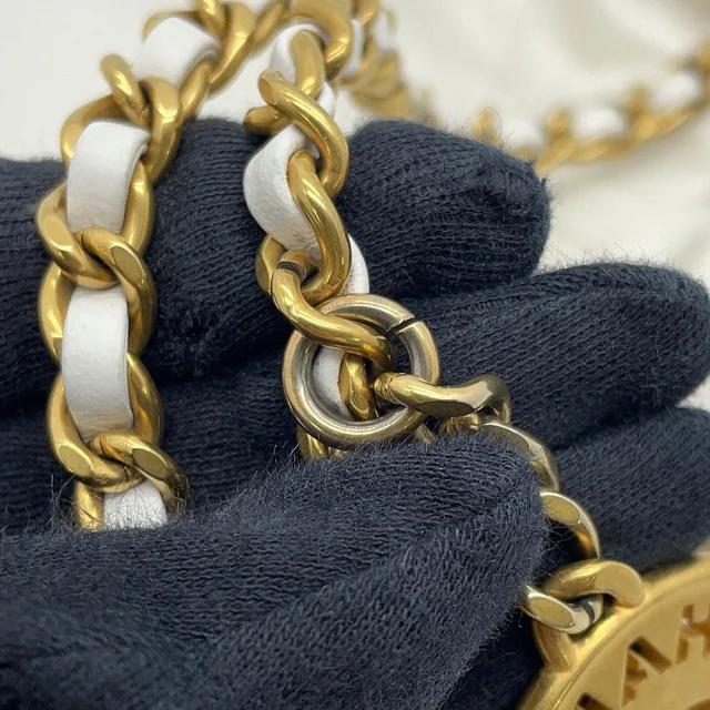 Chanel CHANEL22 ChainShoulder WhiteAS3980 Shiny Calf Leather Size Mini in Calfskin from GALLERY RARE, photo 16 of 18