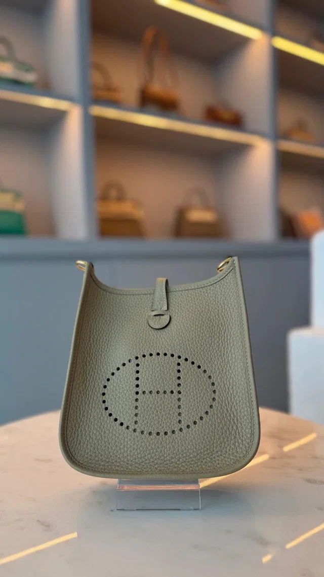 Hermès Evelyn 18 Trench Clemence in Clemence leather from Luxury Promise