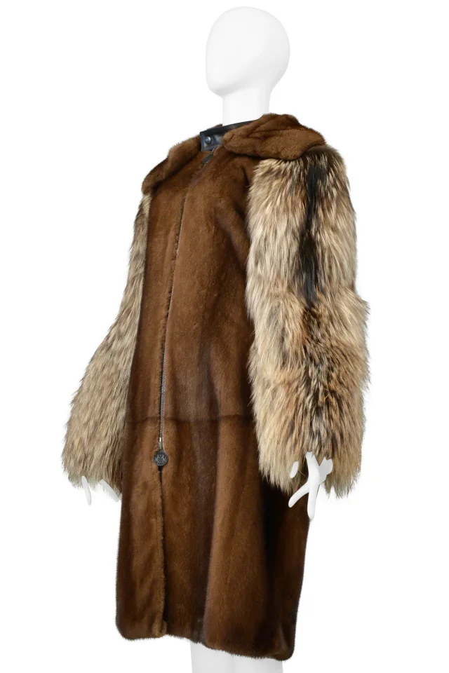 Balenciaga By Demna Gvasalia Mink & Fox Fur Coat With Detachable Collar 2016 in Silk from Resurrection Vintage, photo 8 of 14