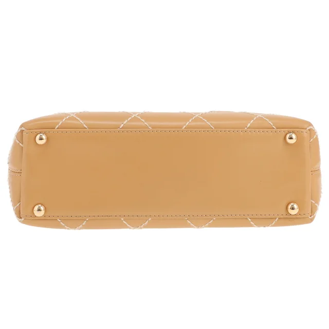 Chanel handbag in beige leather in Beige Leather from Collector Square, photo 2 of 4