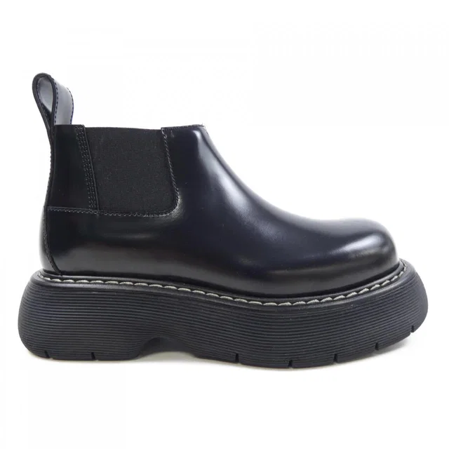 Bottega Veneta Boots in Leather from LuxUness
