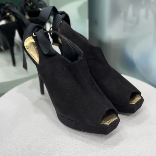 Louis Vuitton Peep Toe Pumps Size 40 in Black Suede from Revivre