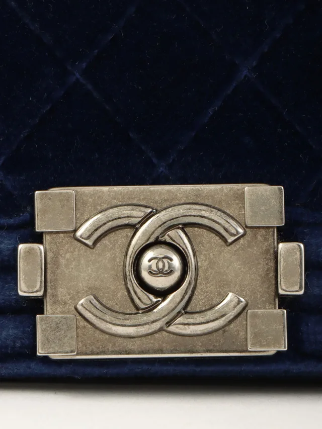 VELVET BOY CHANEL CHAIN SHOULDER BAG MINI, NAVY, c. 2013 in Navy Velvet from VINTAGE QOO TOKYO, photo 8 of 21