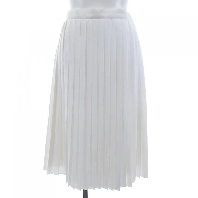 Burberry Silk Skirt in Silk from LuxUness