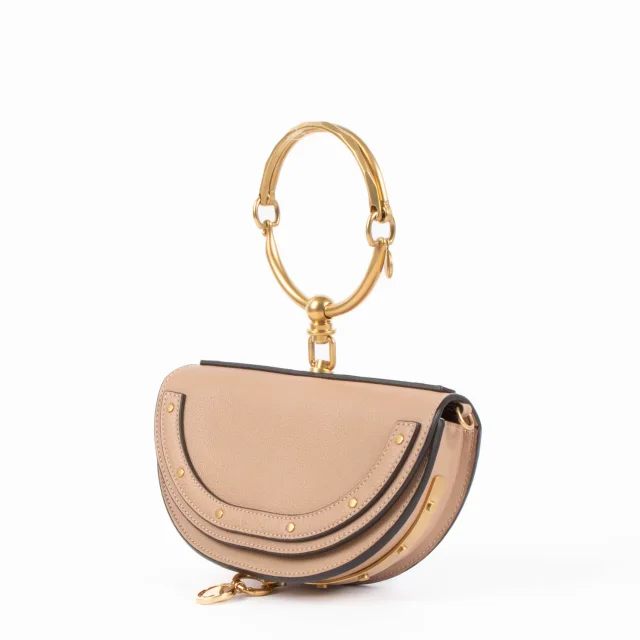 Chloé Nile Minaudière Bracelet Bag in Beige Leather from Labellov, photo 3 of 7