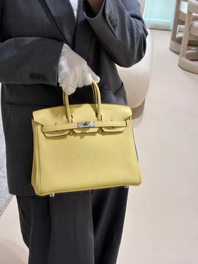 Hermès Birkin 25 Jaune Poussin (1Z) in Yellow Togo leather from Ginza Xiaoma, photo 4 of 4