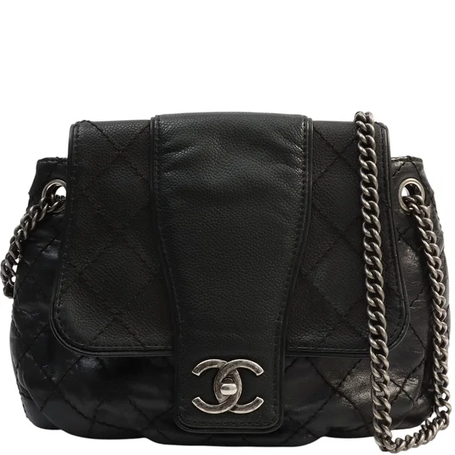 Chanel 2014 Caviar Skin CC Turnlock Chain Shoulder Bag in Black in Black Caviar leather from VINTAGE QOO TOKYO