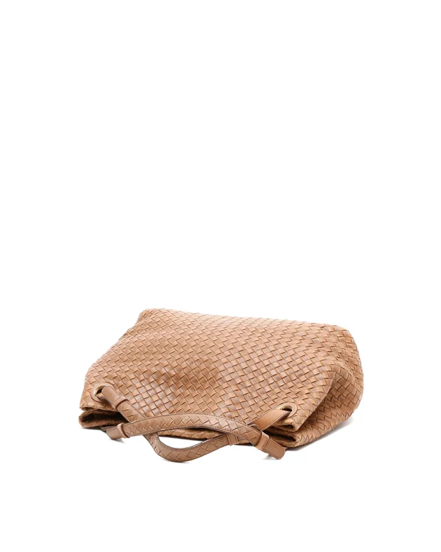 Bottega Veneta Intrecciato Tote Bag in Woven leather from A Retro Tale, photo 4 of 9