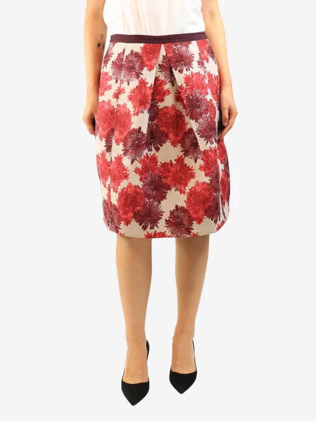 Max Mara Red floral jacquard skirt - size UK 14 in Red from Sign of the Times