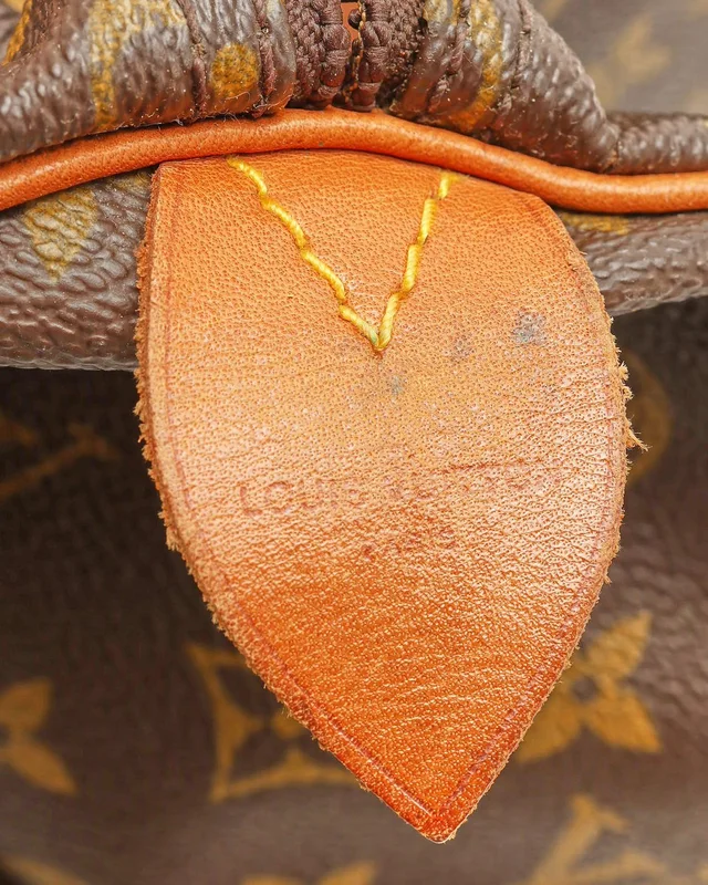 Louis Vuitton Monogram Keepall 55 Weekend Bag in Coated canvas from A Retro Tale, photo 8 of 11