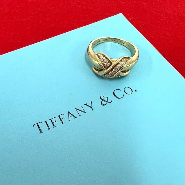 Tiffany & Co. Signature Ring 18k Yellow Gold 750 Diamond in Yellow from The Reluxe