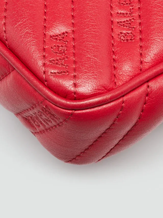 Balenciaga Red Quilted Embossed Leather BB Chain Round Small Flap Bag in Red Leather from Yoogis, photo 4 of 12