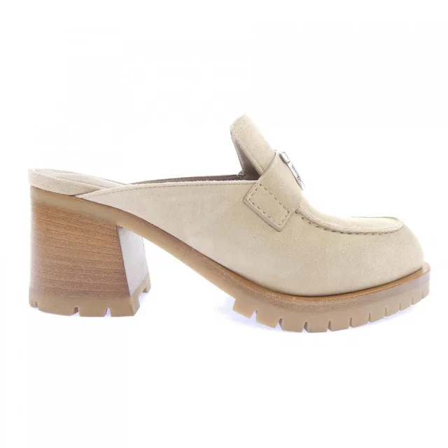 Hermès Sneakers Beige in Beige Goatskin from The Reluxe