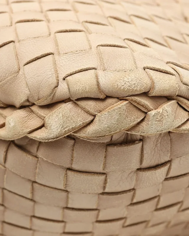 Bottega Veneta Small Intrecciato Hobo Bag in Woven leather from A Retro Tale, photo 7 of 10