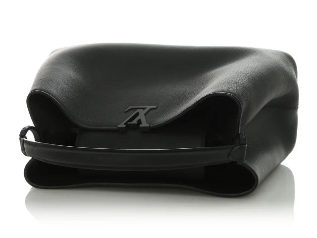 Louis Vuitton So Black Calfksin Capucines GM Souple in Black Calfskin from Ann's Fabulous Finds, photo 7 of 9