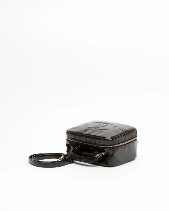 Chanel CC Patent Vanity Crossbody Bag in Patent leather from A Retro Tale, photo 5 of 12