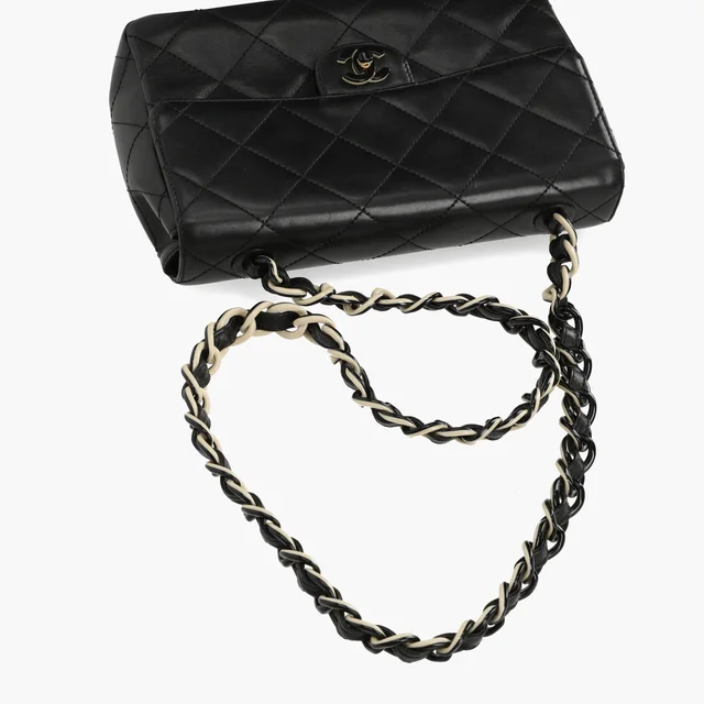 Chanel Matelasse Plastic Chain Flap Bag in Lambskin from A Retro Tale, photo 6 of 10
