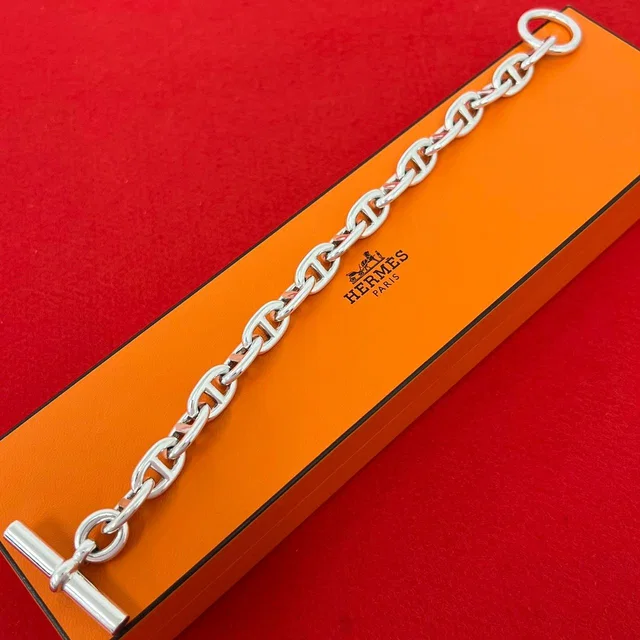 Hermès Vintage Chaine D'ancre MM 17 Links Bracelet Martin Margiela Era 925 from The Reluxe