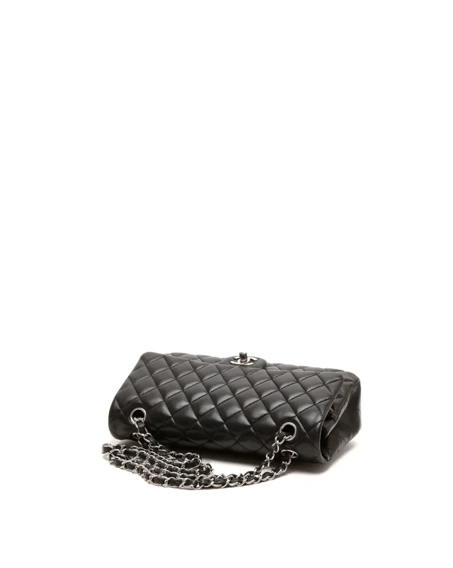 Chanel Classic Lambskin Medium Double Flap Bag in Lambskin from A Retro Tale, photo 4 of 10